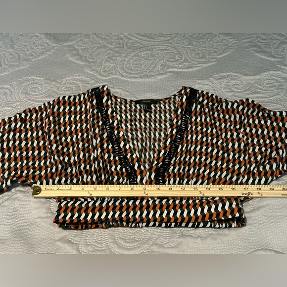 Forever 21 Black and White Smocked Crop Blouse - Picture 3 of 6